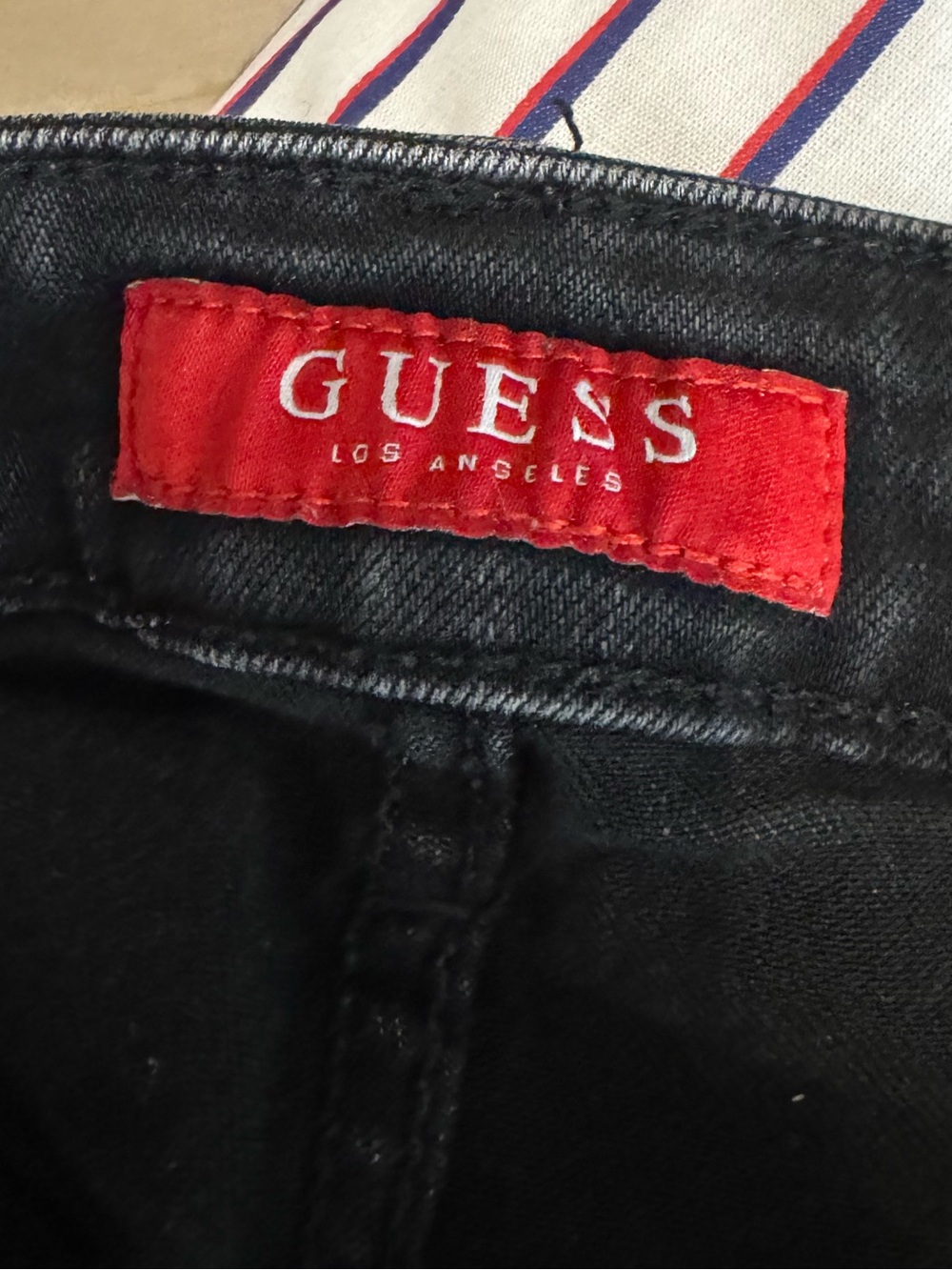 Guess Black jean shorts - Picture 3 of 6